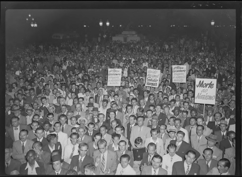 Manifestações contra o Eixo