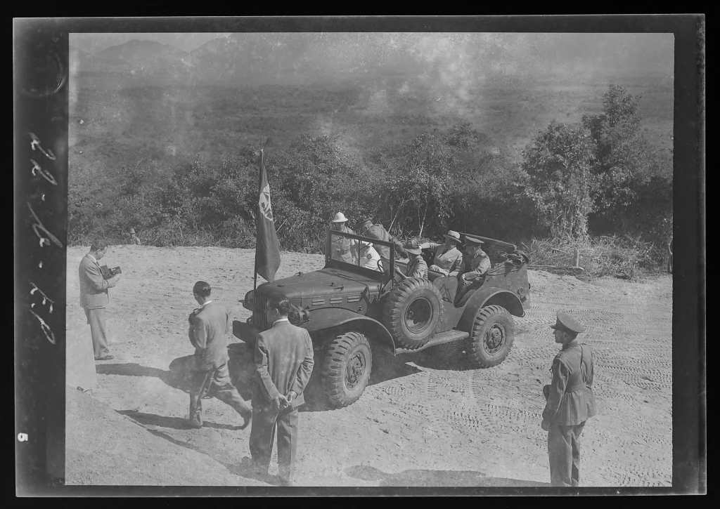 Getúlio Vargas chega oa Morro do Periquito.